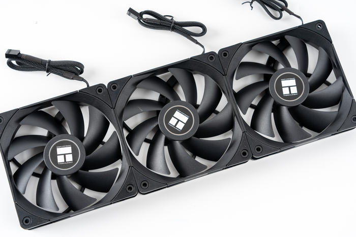 微星z690刀锋可以用1070ti吗,微星z690刀锋钛对比吹雪