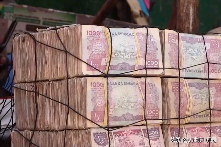 非洲索马里兰人用麻袋装钱，却个个瘦骨嶙峋，这是为什么