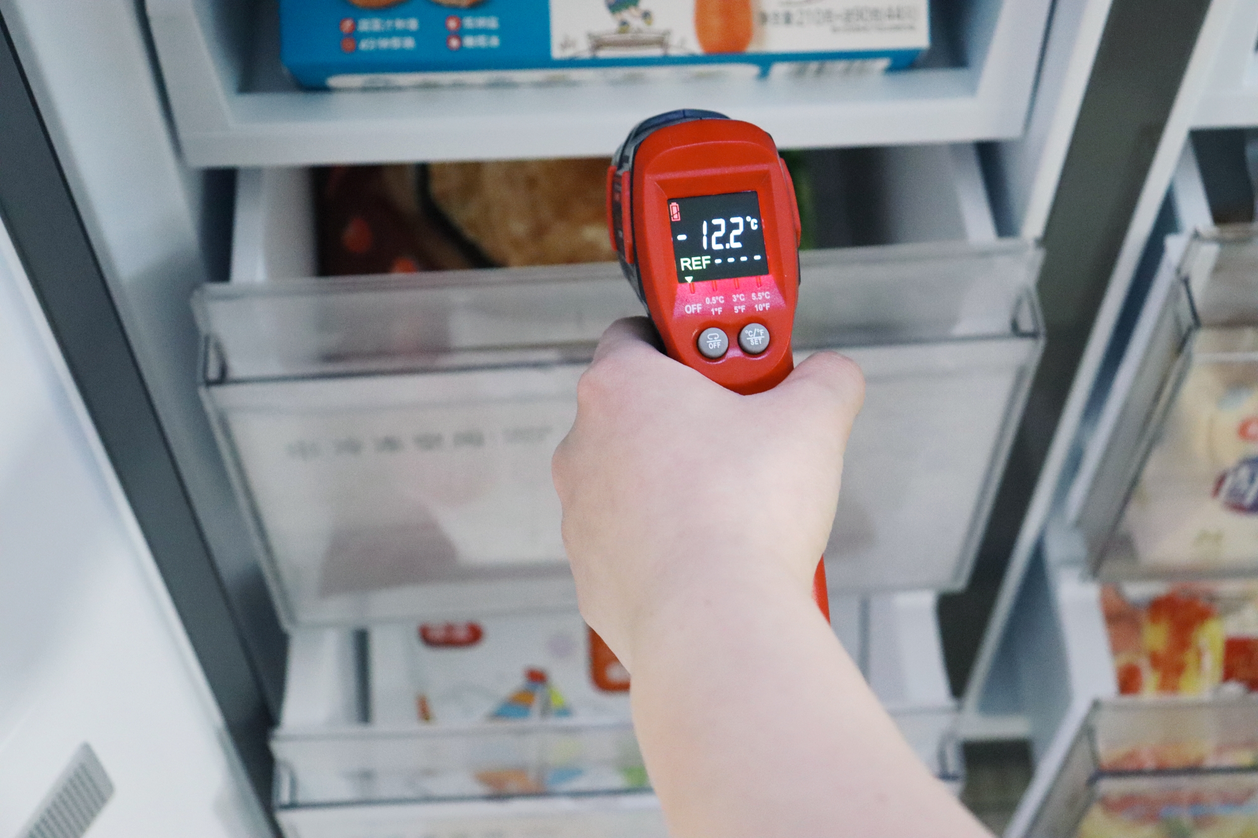 无霜冰箱和有霜冰箱哪种更好用,无霜冰箱和有霜冰箱有什么区别