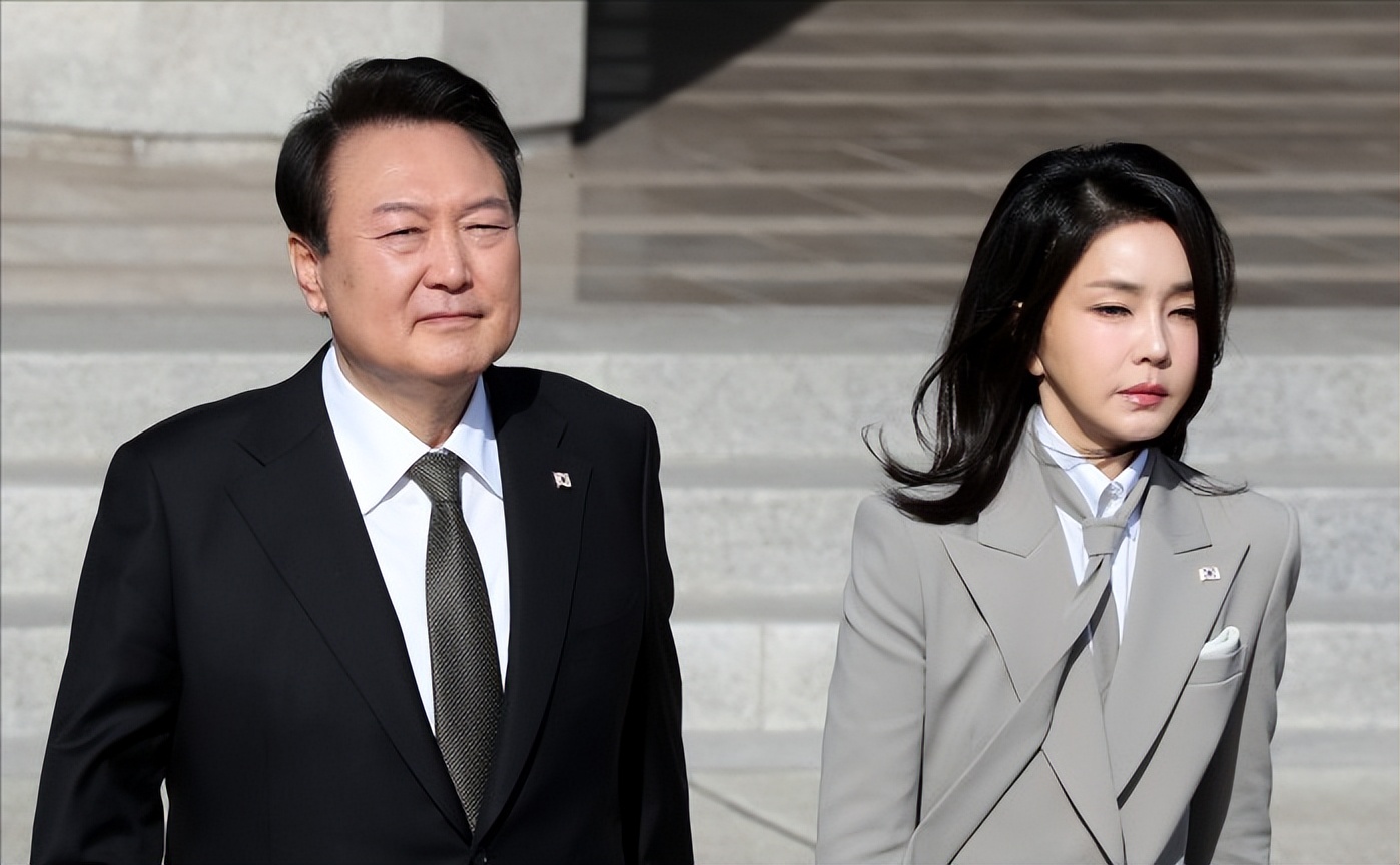 韩国第一夫人访美服装秀,韩第一夫人照片