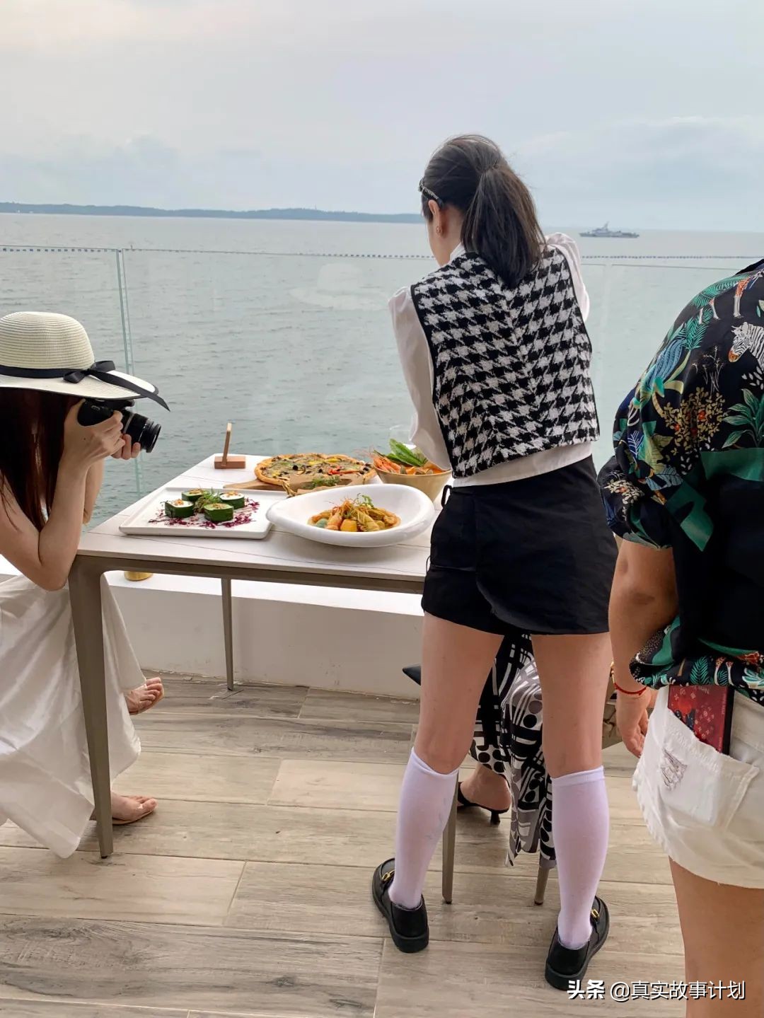 当我们的工作被虚构：几十平米的办公室，只有1个真员工