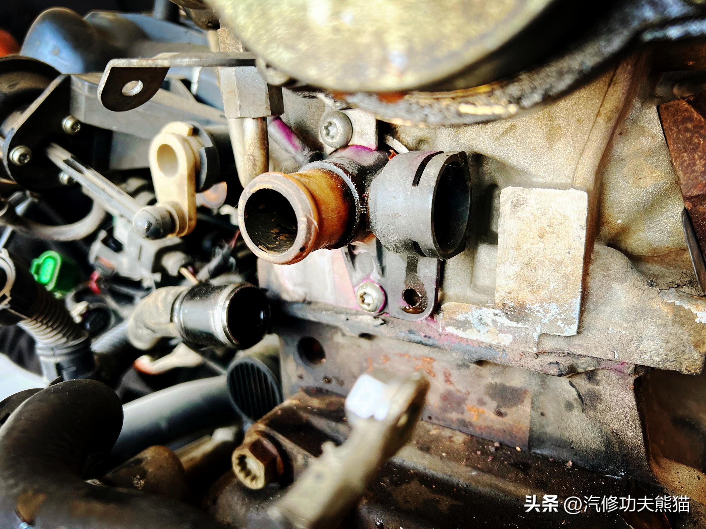 父亲老车翻新修复,父亲去世留下了的车去翻新