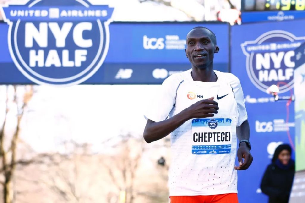 切普特盖跑姿分析,切普特盖现在跑10000米多久