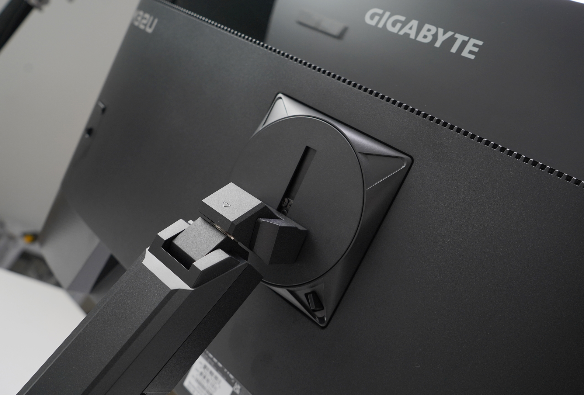 技嘉显示器m34,技嘉M32UC显示器