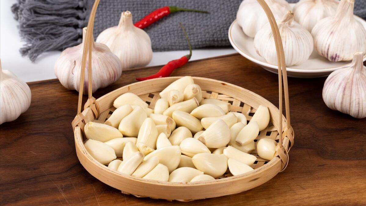 女性身上很臭是什么原因,女人身上臭臭的咋回事