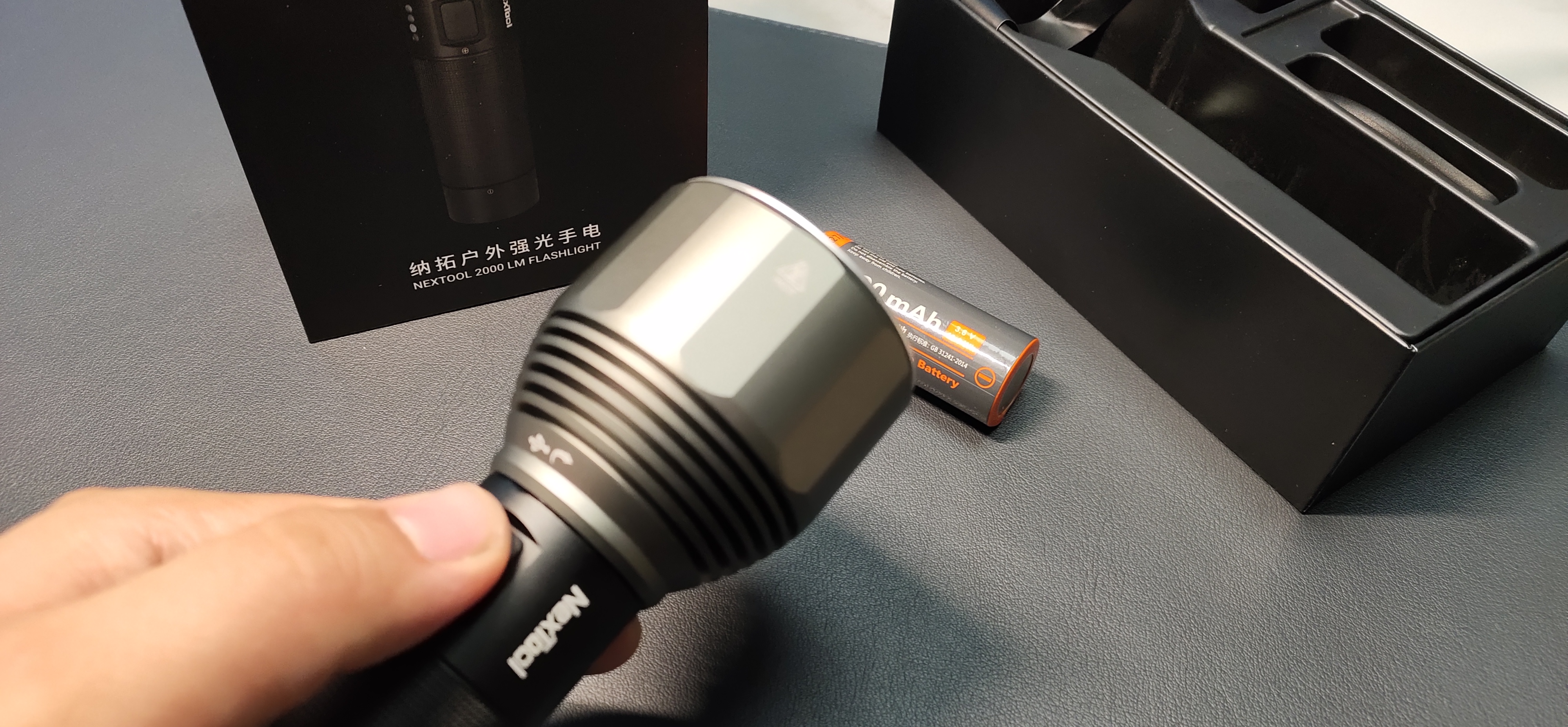 长续航探照灯户外便携,户外探险大泛光手电