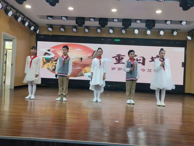 重阳节朗诵小学生岁岁重阳,重阳节诗歌朗诵小学生