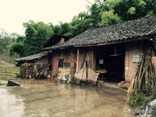 “变性人”李二毛：为生计两变性别，最后出租屋中凄惨离世