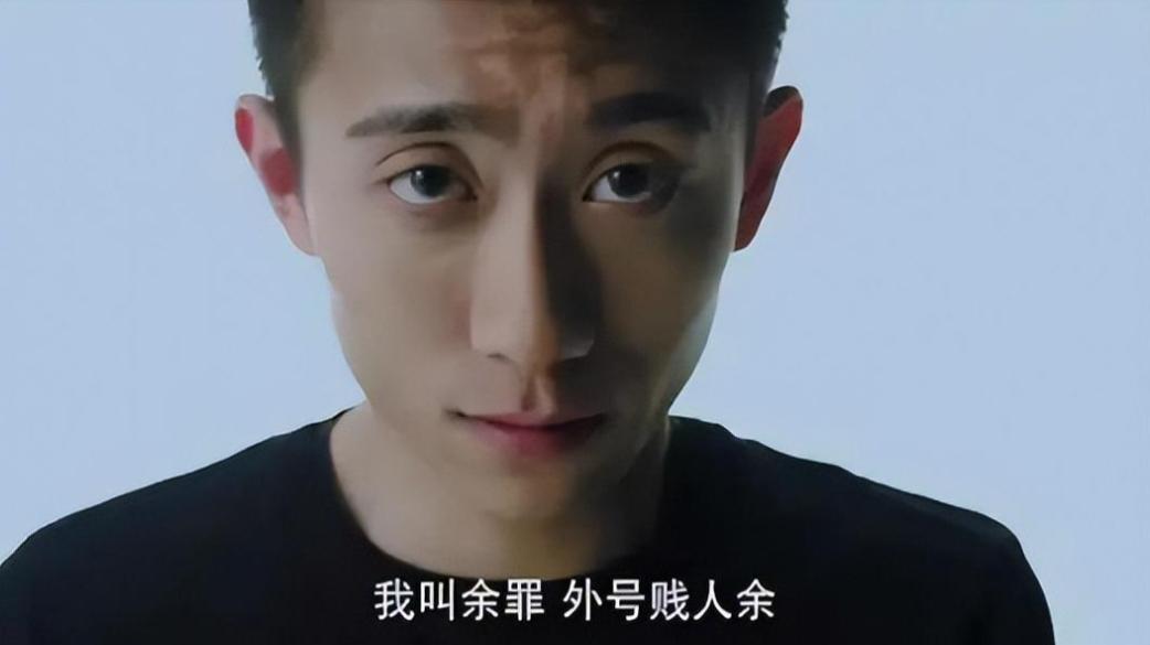 张一山当街尿尿，“男女通吃”私生活不堪，毁了童年也毁了自己