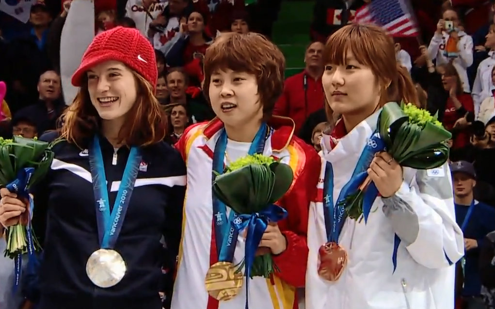 回顾王濛全程背手夺冠,王濛全程背手夺冠集锦