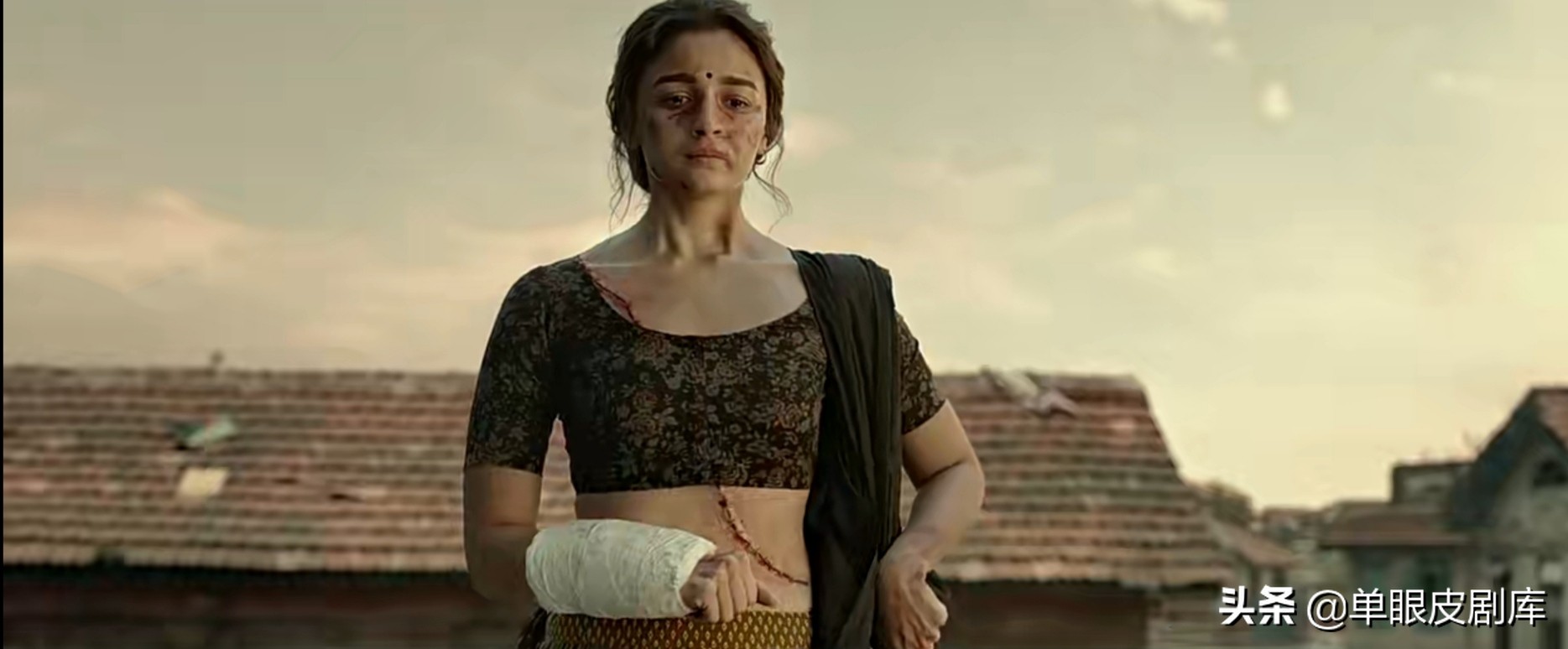 《甘古拜》:16岁印度富家女被未婚夫拐卖进*院妓**,却能翻身成女王