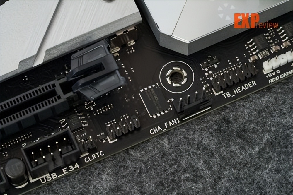 ROGSTRIXB760-GGAMINGWIFID4吹雪主板评测：高颜值且亲民的小吹雪