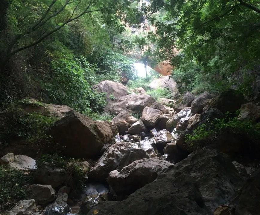 大理弥渡县天生桥风景,大理弥渡天生桥