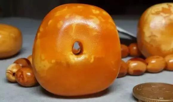 琥珀为什么出现冰裂纹,琥珀蜜蜡为什么会发光