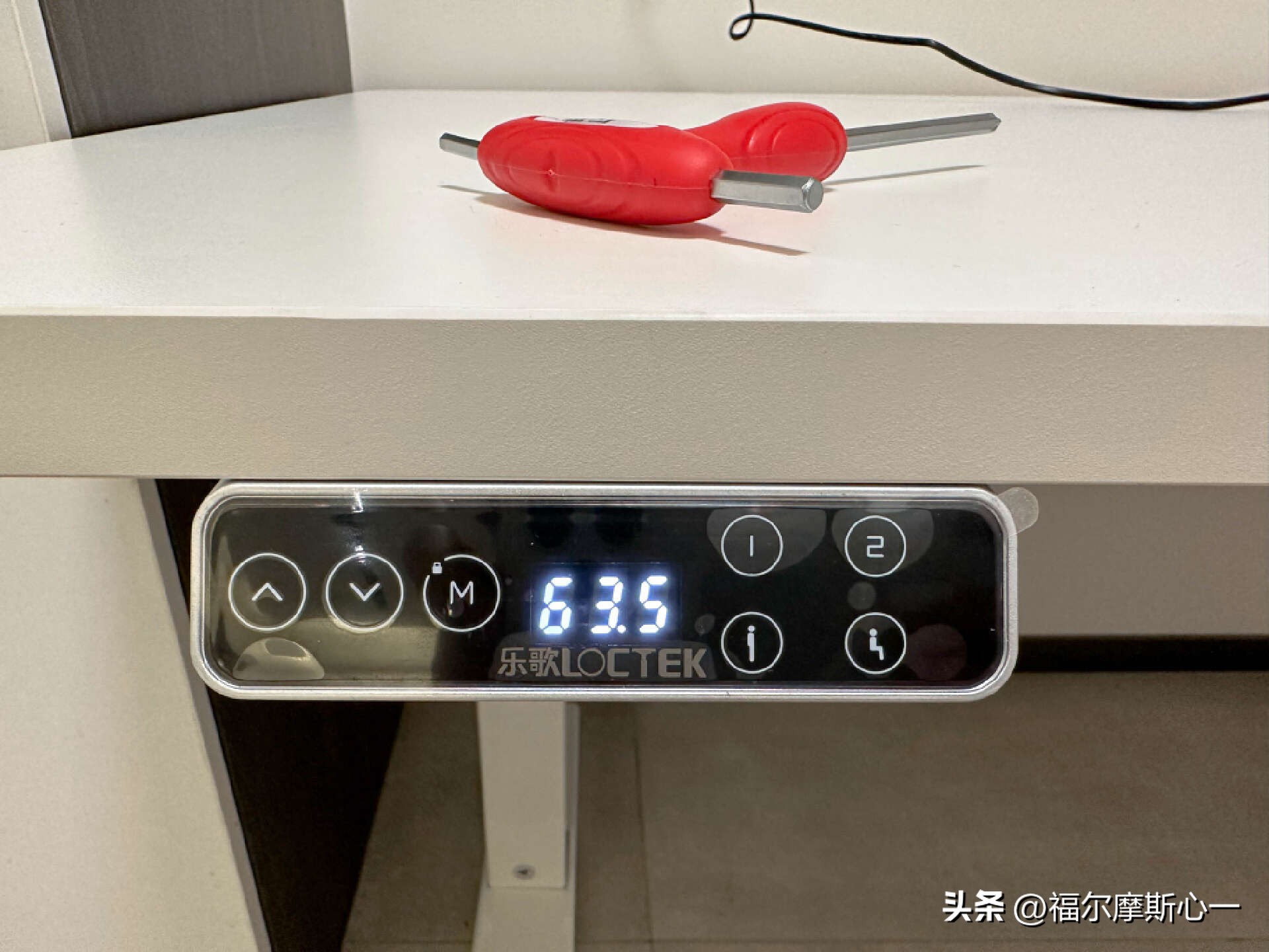 如何合理布局电脑桌,电脑桌怎么改造比较好看