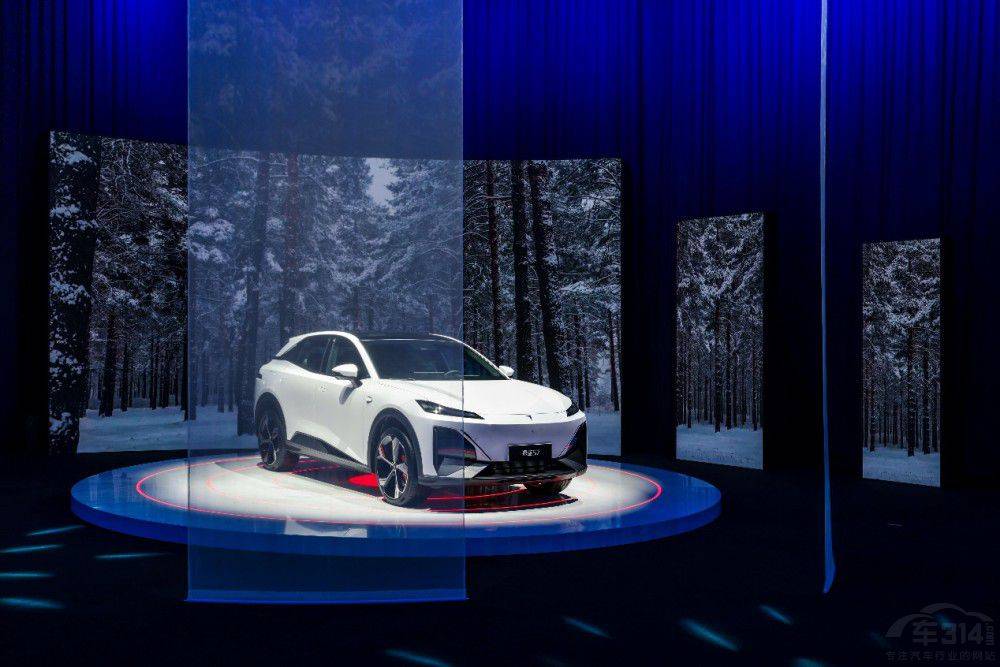 深蓝汽车发布新品牌战略交付,深蓝汽车开启智能电动新时代