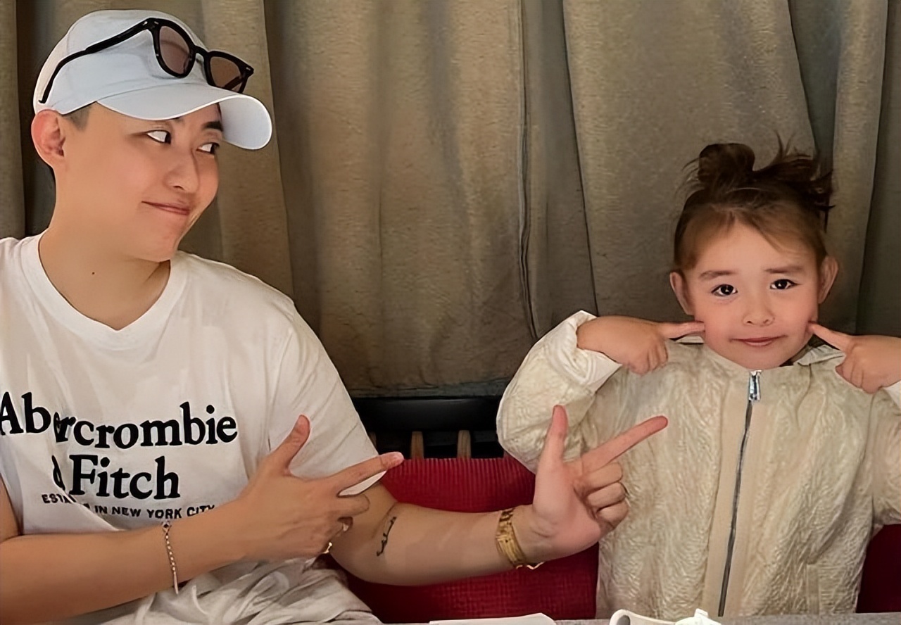 东北女生花50万试管婴儿,女子花50万生混血孩子