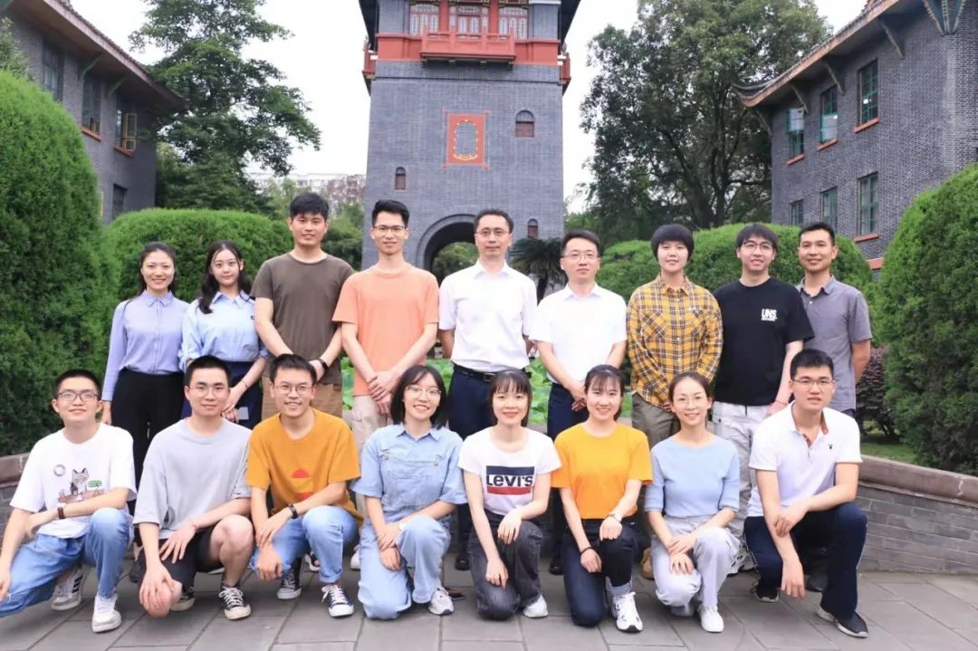 中国女学霸抗击疫情视频,疫情期间的女学霸演讲