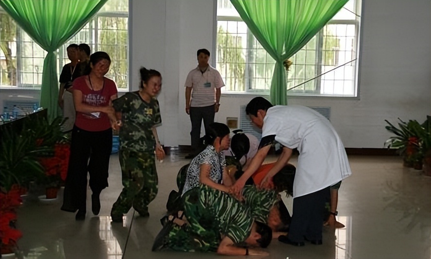 美国怎么评价杨永信,杨永信虐待学生真实案件