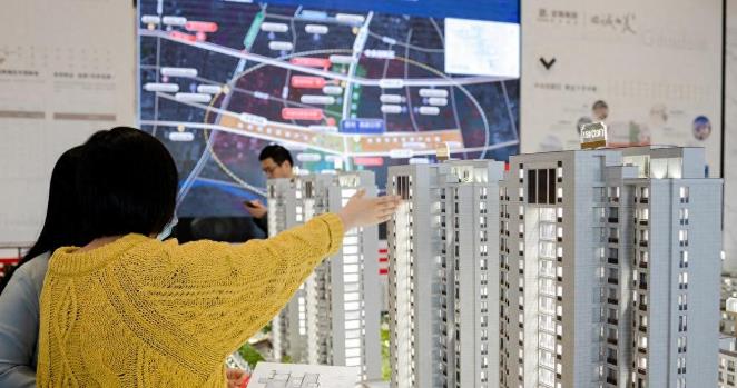 妻子出差老公照顾保姆,妻子出差丈夫照顾妹妹视频