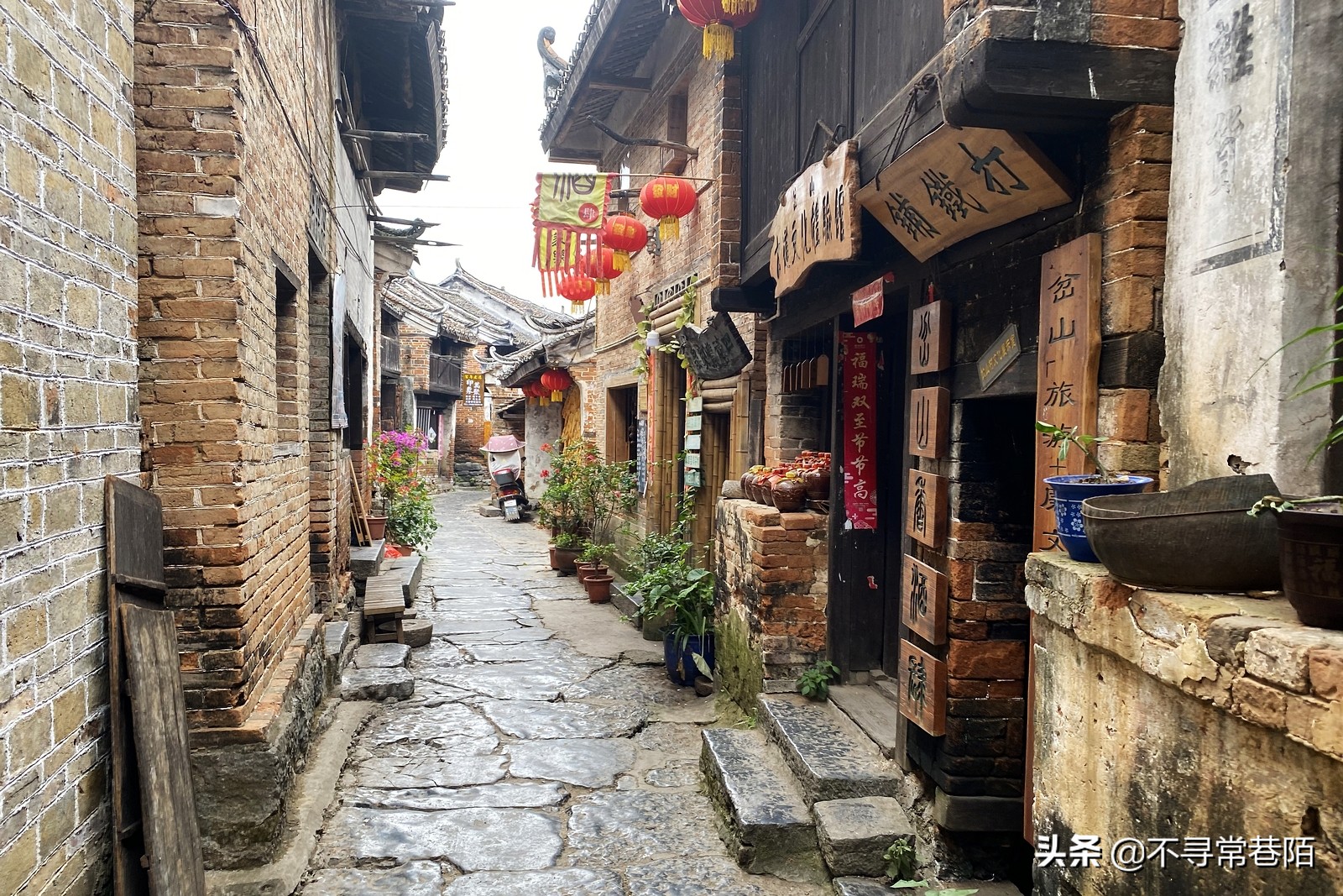 这里有许多历史悠久的古镇,从历史中走来的古镇