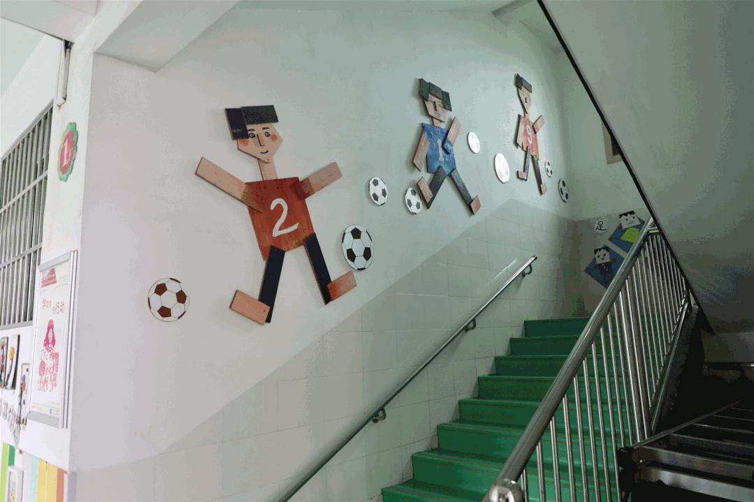 恭喜幼儿园足球比赛得奖,喜讯我校入足球特色示范校