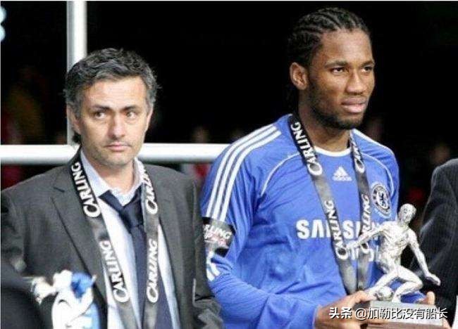 穆里尼奥与纽卡斯尔联签约,穆里尼奥接手蓝军第一战