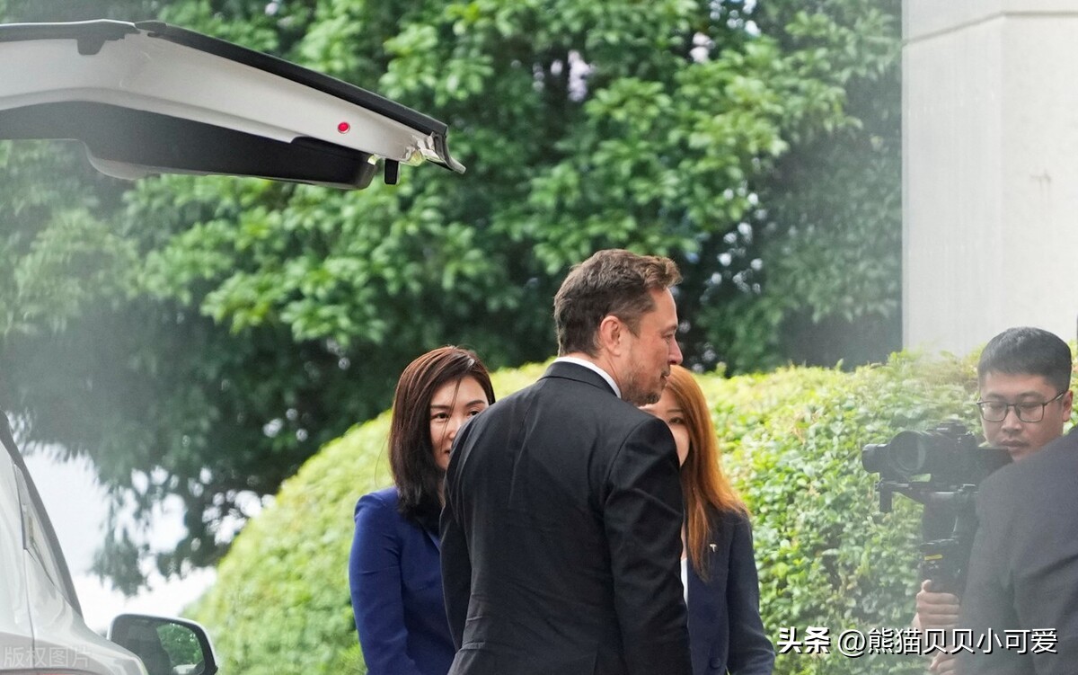 “闪电式”访华44个小时，马斯克重回全球首富宝座，该如何解读？