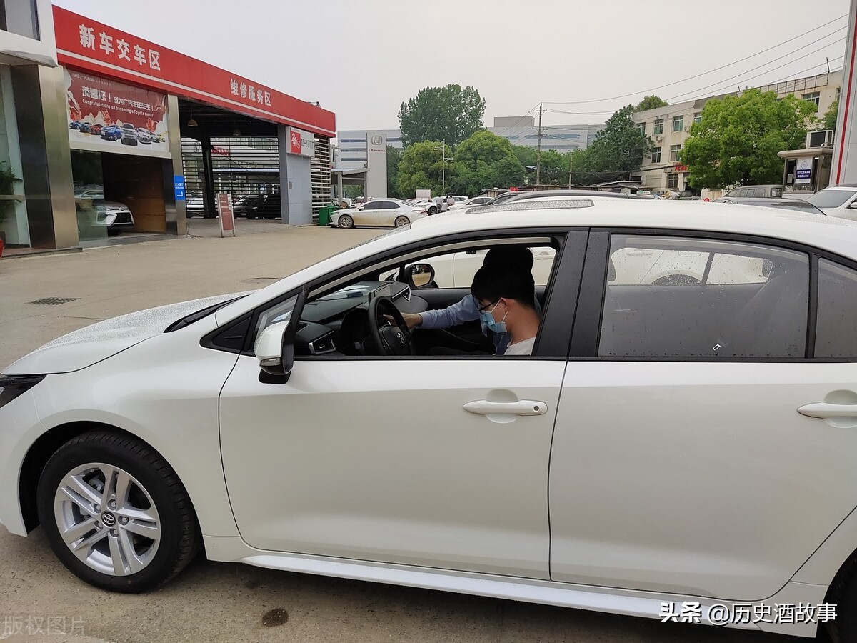 汽车4s店卖一台车能有多少利润,卖一辆车4s店到底能赚多少钱