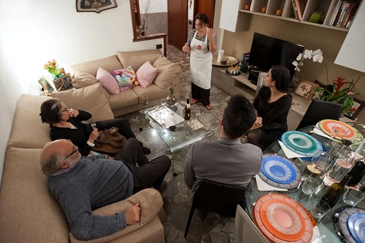 夫妻买50元婚姻保险,给孩子交的教育保险