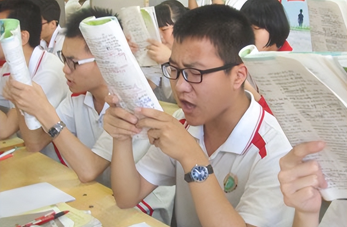 汉语言新闻学哪个专业更吃香,新闻专业是汉语言文学相关专业嘛