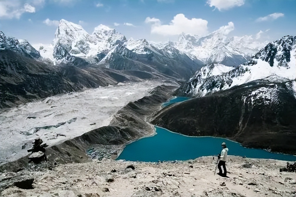 想去登珠峰感受什么,攒钱去旅行到底值不值