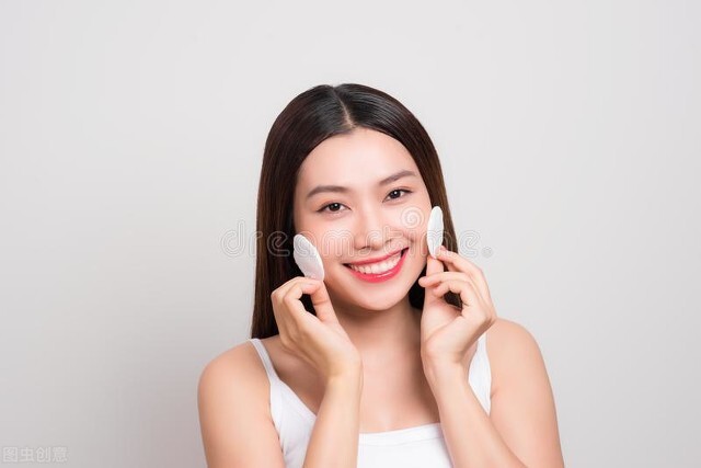 爽肤水精华和面霜区别,精华液能和爽肤水面霜一起用吗