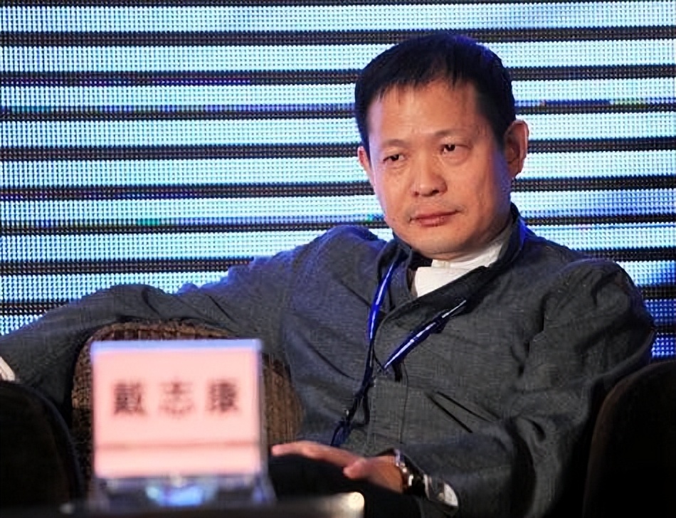 他17岁上中国人大，28岁赚500万元，39岁身家15亿，凭啥