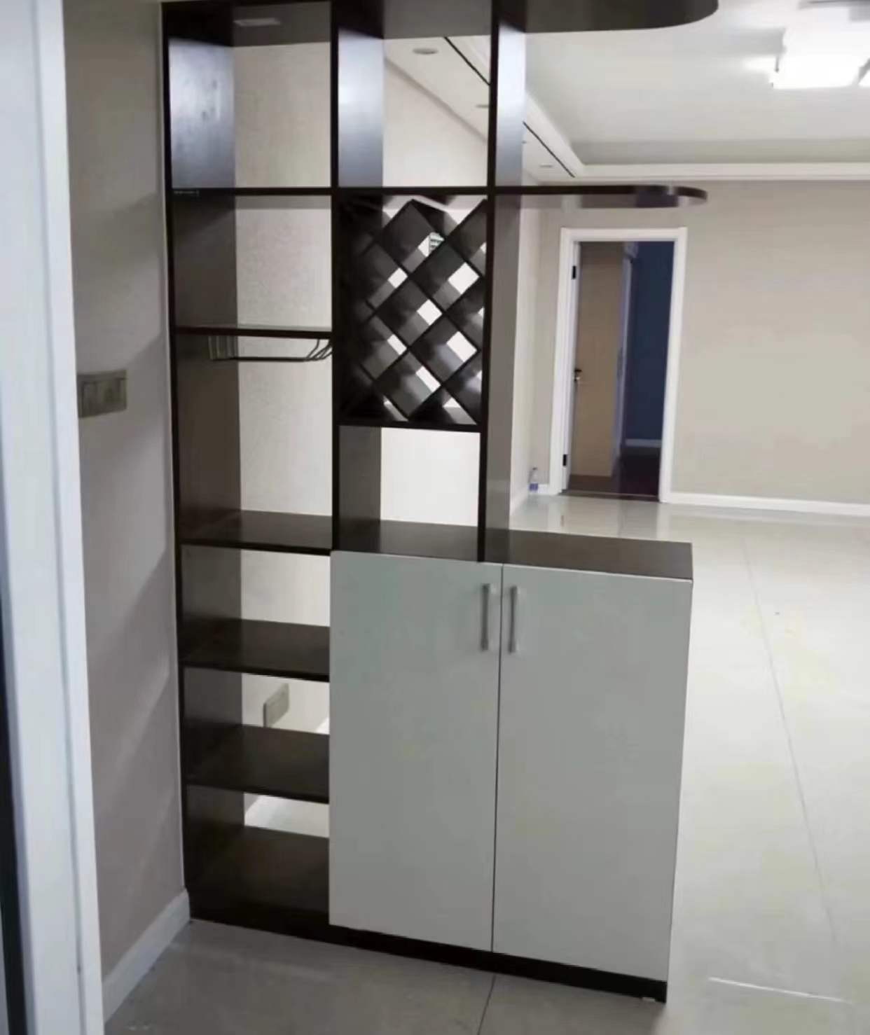 进门正对卫生间设计,楼房进门对着卫生间怎么化解