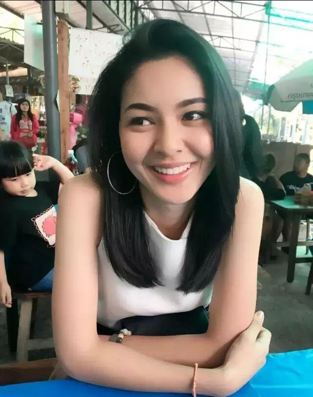 泰国旅游不要随便接受他人的东西,泰国旅游有人递草帽