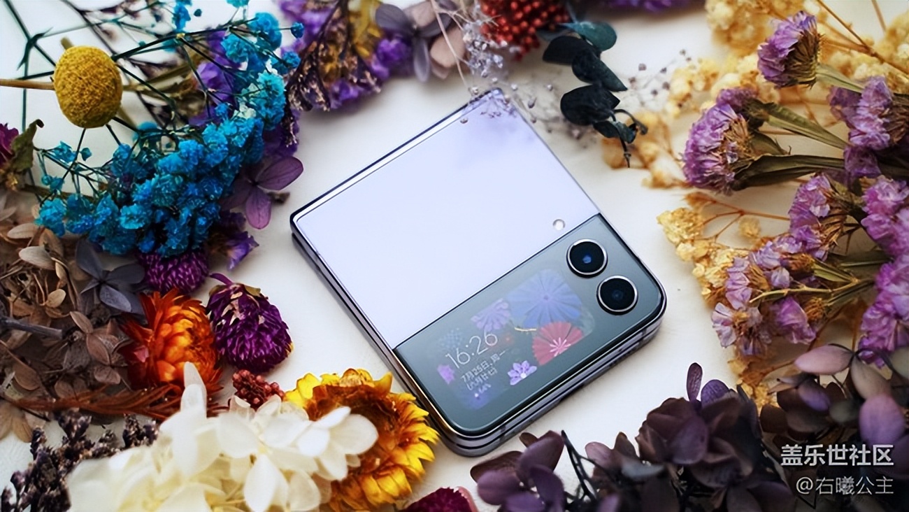 评价三星galaxyzflip4,三星galaxyzflip4折痕特写