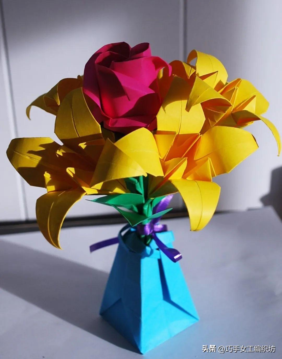 一张纸可以折一朵花,一张纸就可以叠的玫瑰花