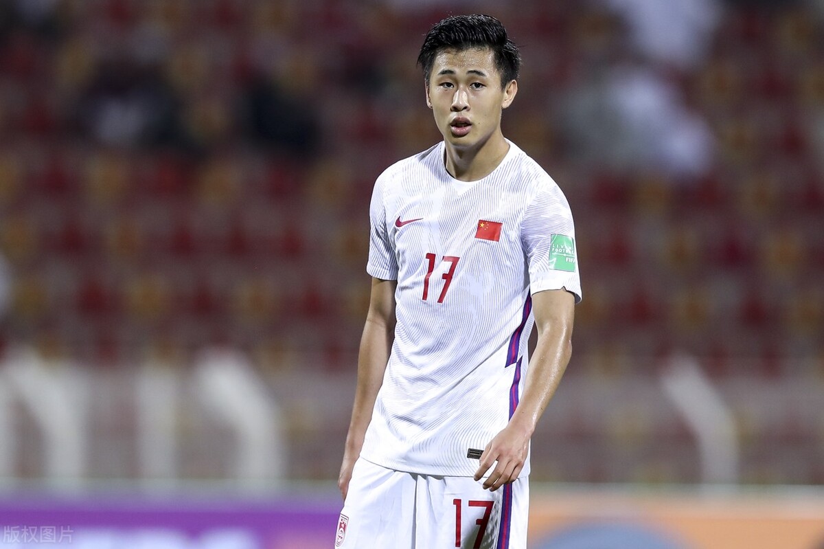 国足对日本国足0-2越南,国足0-3不敌韩国阻挡进攻