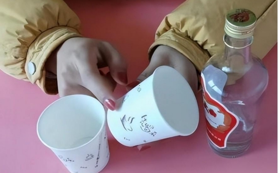 纸杯喝酒的危害,喝酒不能用纸杯的原因