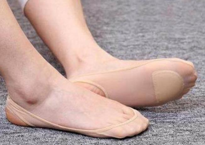 丝袜肉色夏天透气防脚臭,怎么判断白袜脚臭不臭