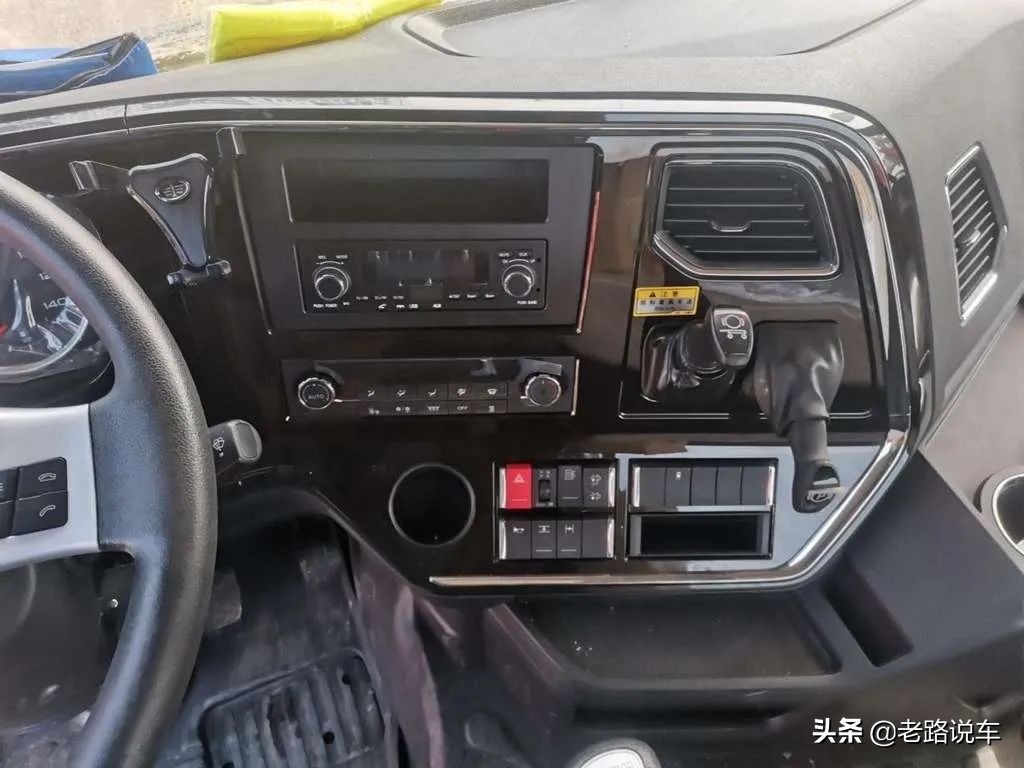 悍vh460国六牵引车空滤什么型号,悍vh460和悍v400车型一样吗