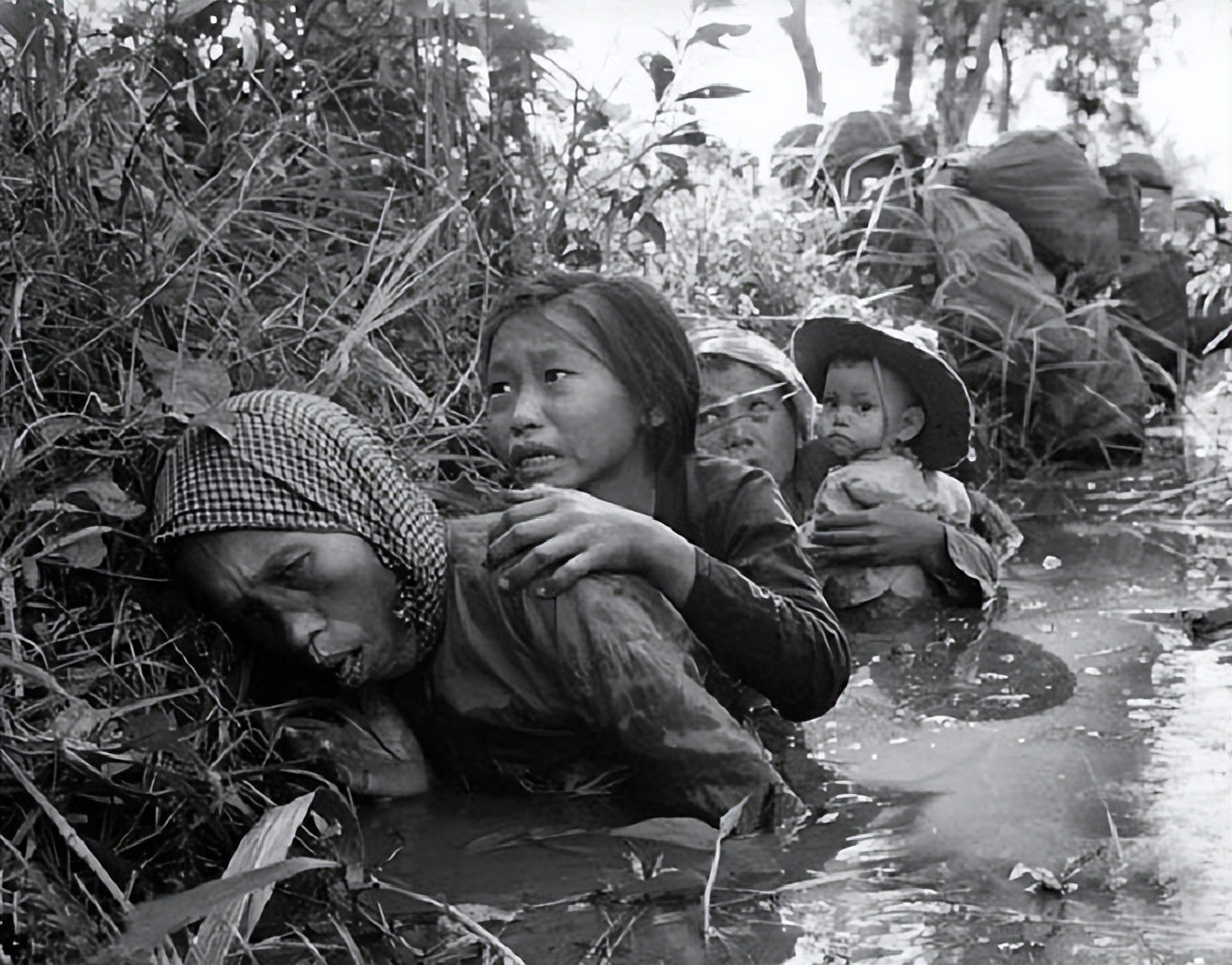 越南人杀害小女孩,越南军队杀害小女孩