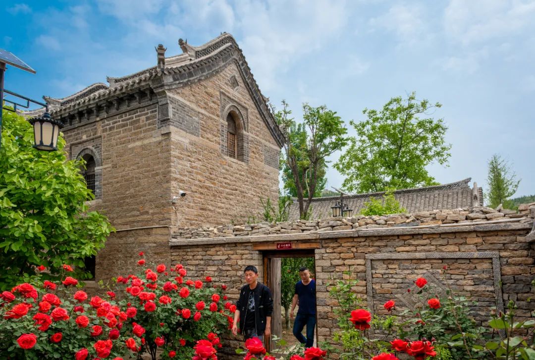 济南夜市网红打卡地点,济南网红打卡地经三路