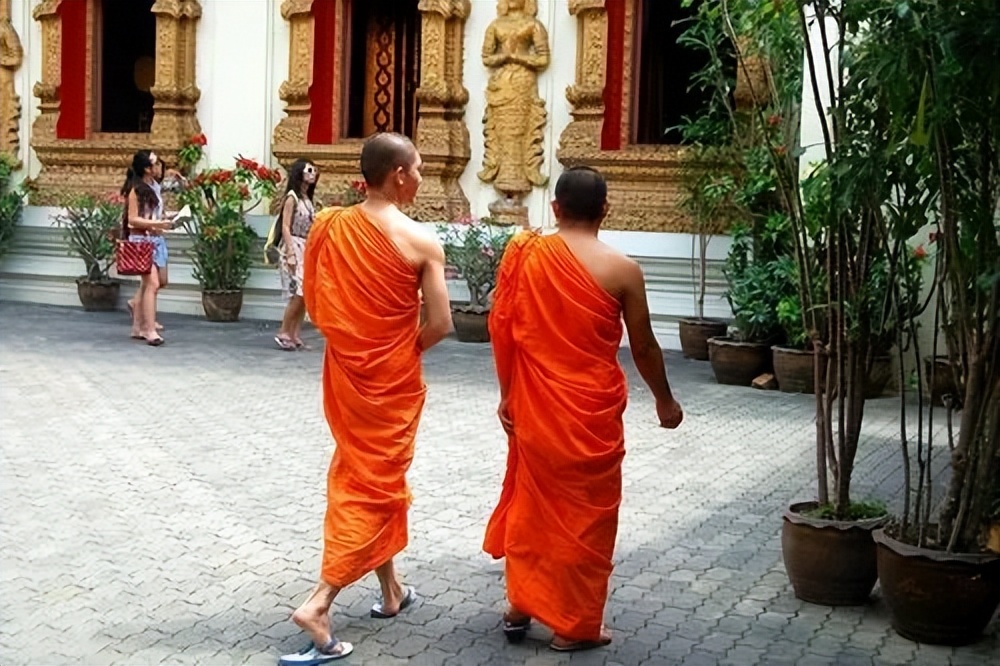 从事风俗产业的泰国人妖，到底有多惨？揭秘泰国底层人妖真实现状