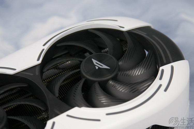 索泰RTX4090旗舰,索泰rtx4060-8goc实测