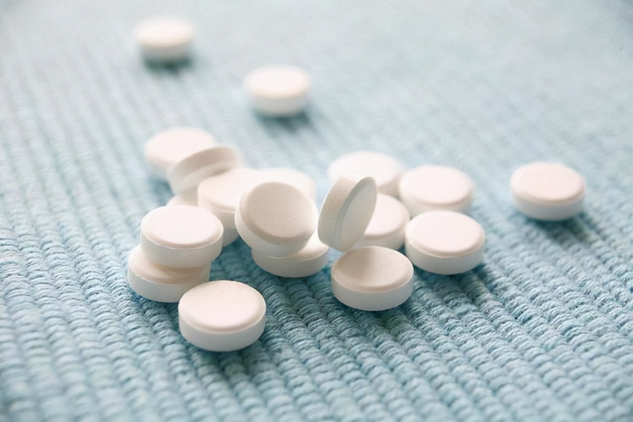 女性每天吃一片叶酸,女人每天吃叶酸有什么好处