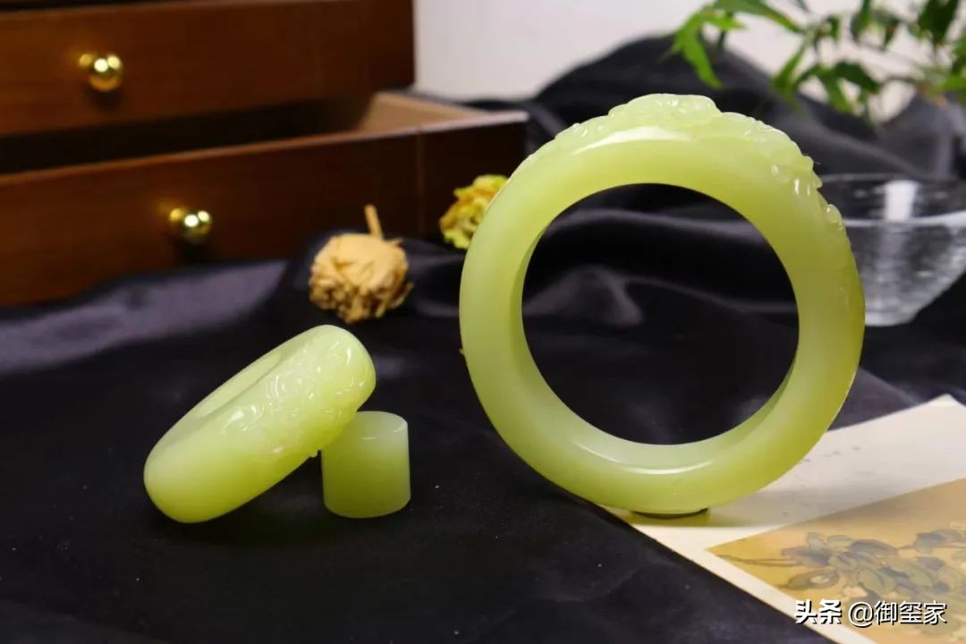 女生戴和田玉的好处有哪些呢,戴和田玉有什么好处与讲究