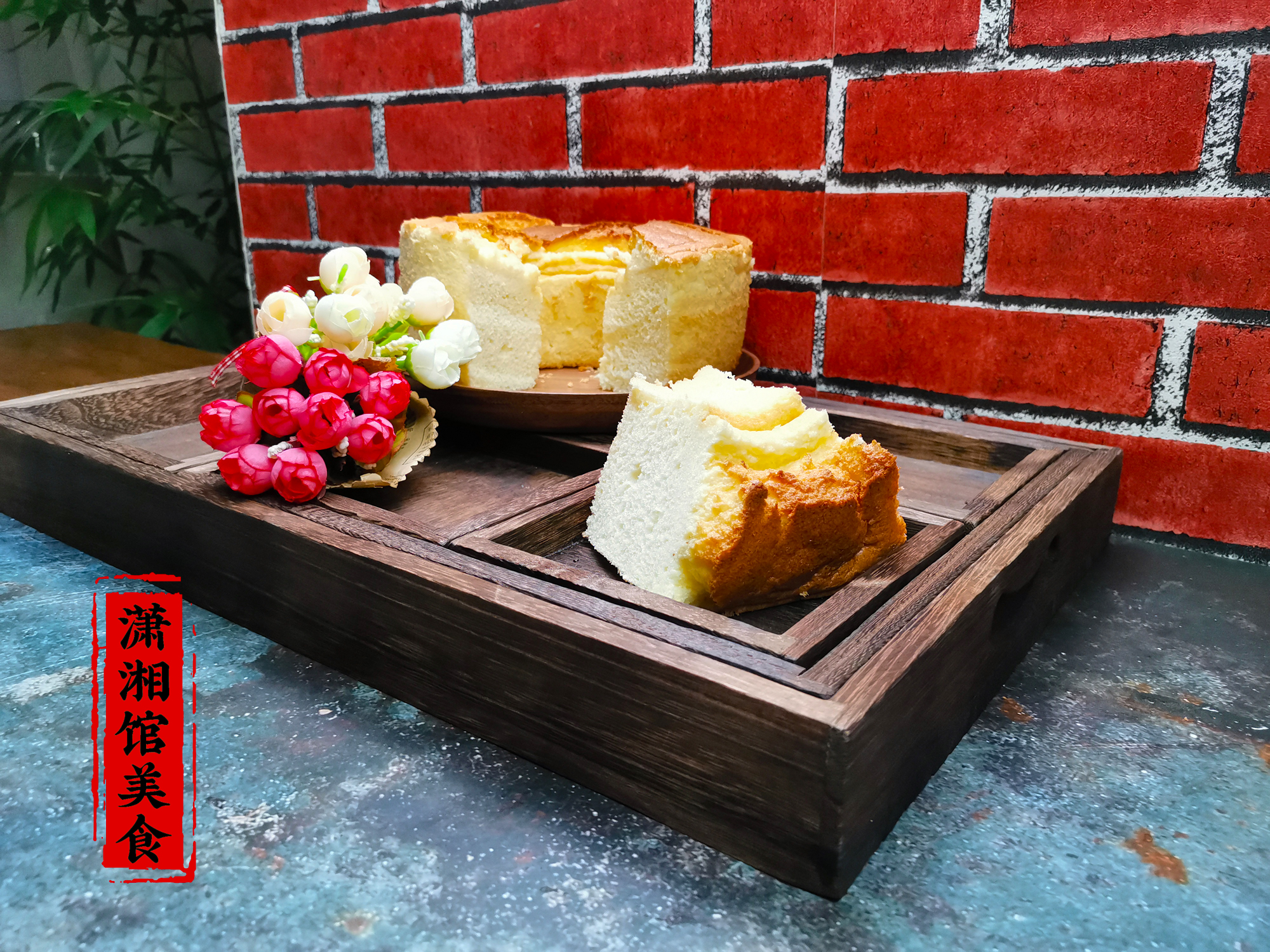 戚风蛋糕调蛋黄糊,先放糖还是先放油?放错顺序,蛋糕粗糙不细腻