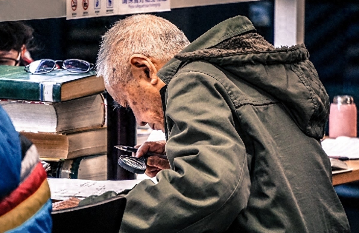 老公把工资交给婆婆保管老婆存了,婚后丈夫把工资卡交给母亲保管